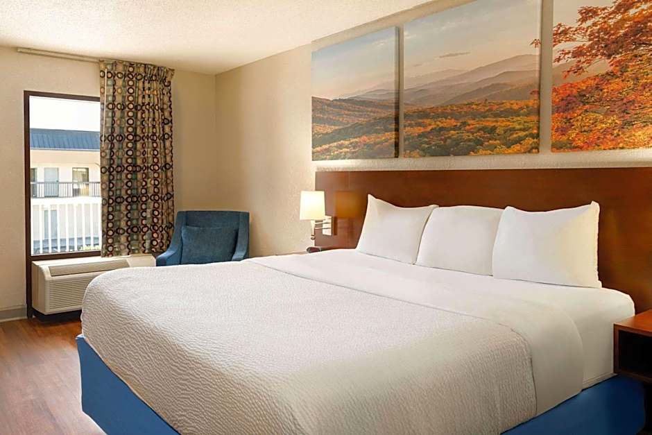 Days Inn by Wyndham Dillon