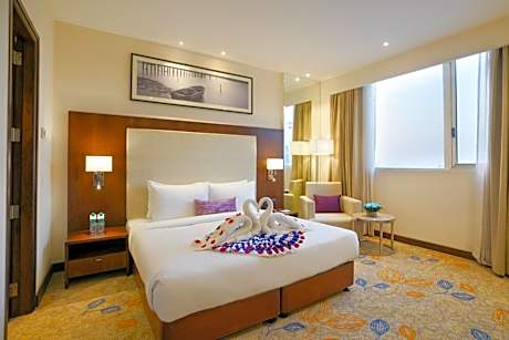 Executive King Suite - Non-Smoking