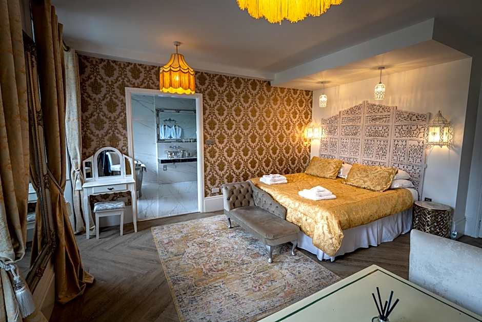 Photo 1 of 6 of Superior 1 King Bed