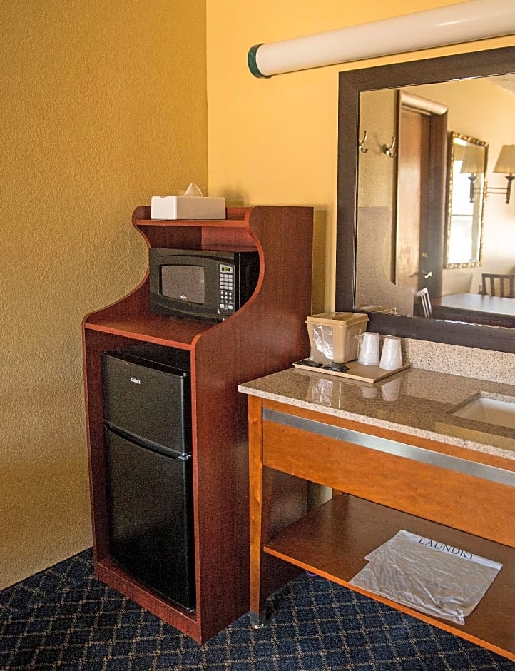 Americas Best Value Inn-Monroeville