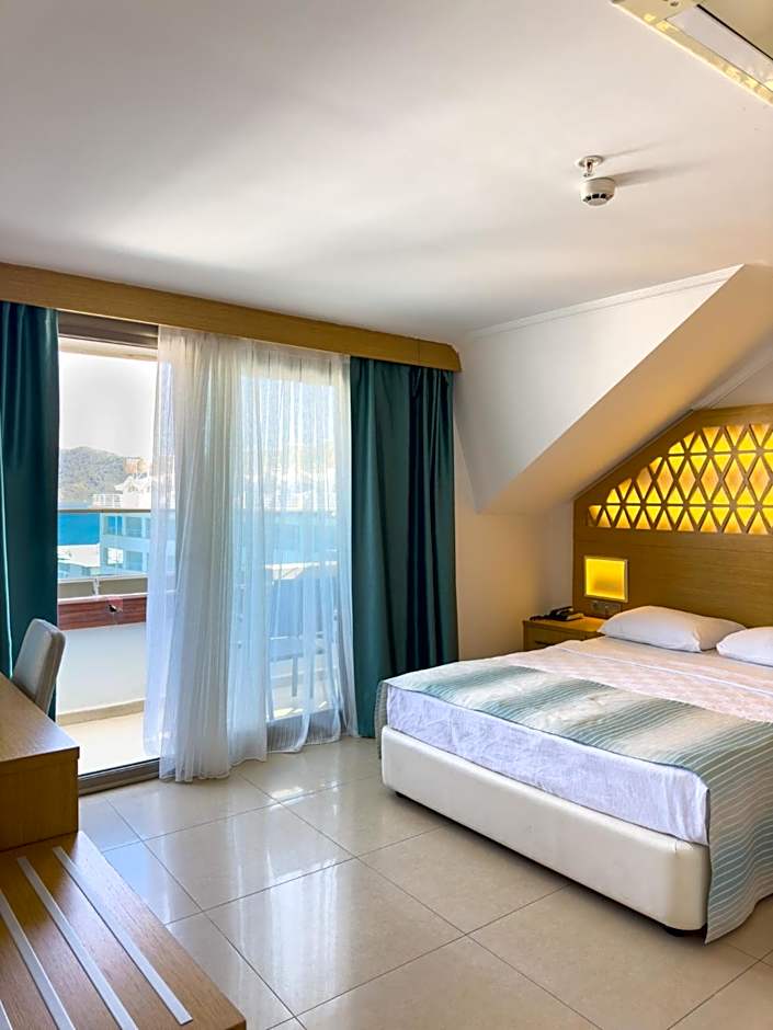 Aurasia Design Hotel