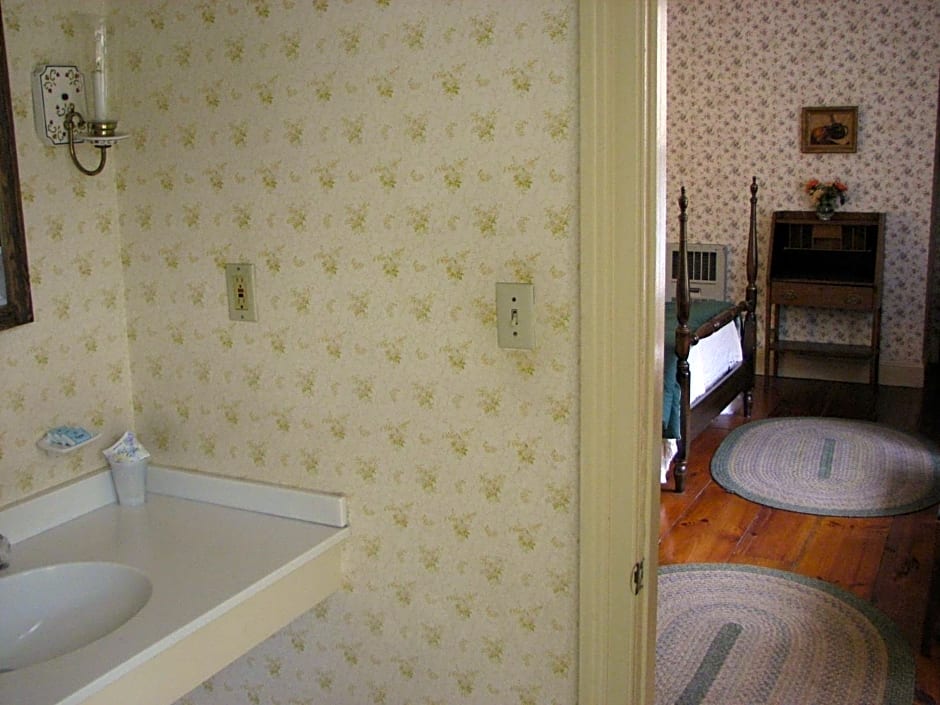 Winter Clove Family Inn