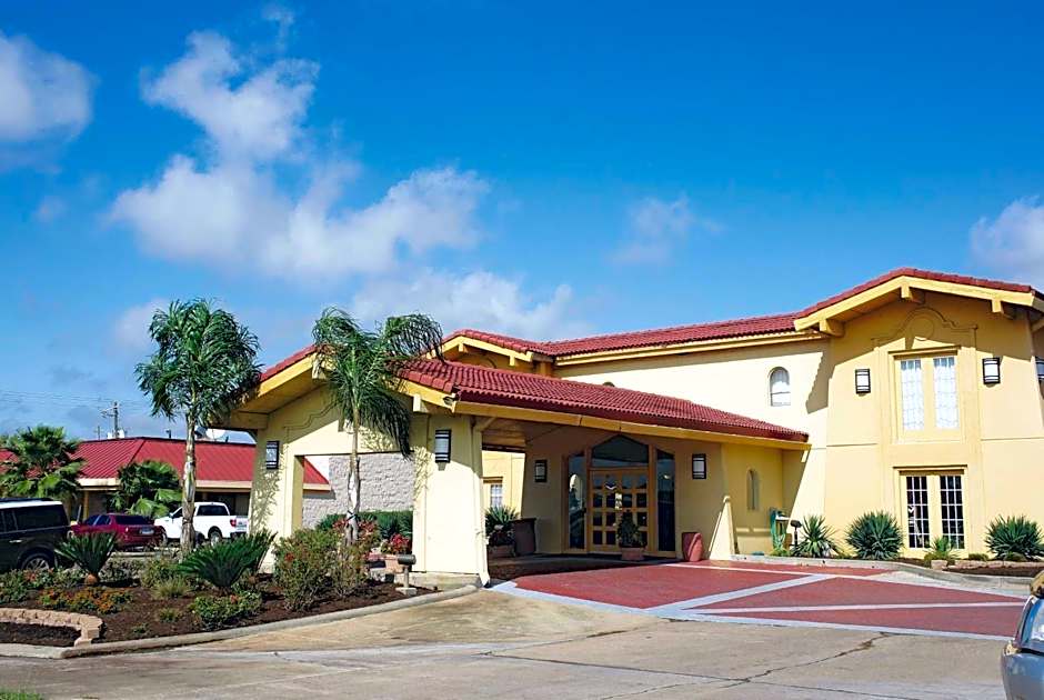 La Quinta Inn & Suites by Wyndham Clute Lake Jackson