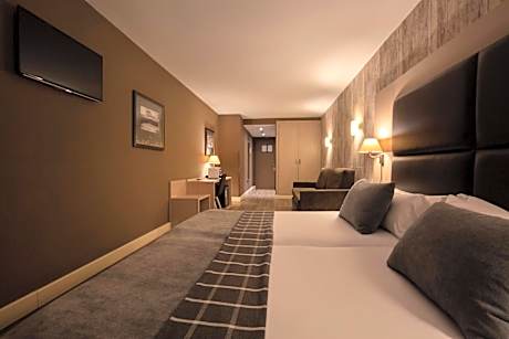 Quadruple Room (4 Adults)