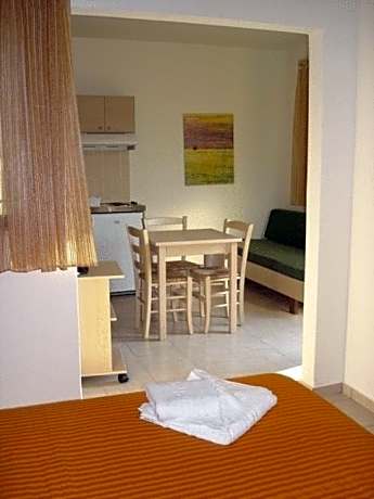 One-Bedroom Apartment (3 Adults)
