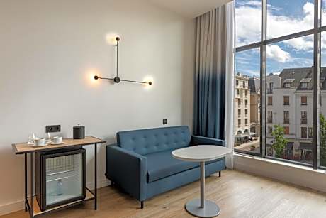 Aloft King Suite with Sofa Bed and City View - access to the SPA included