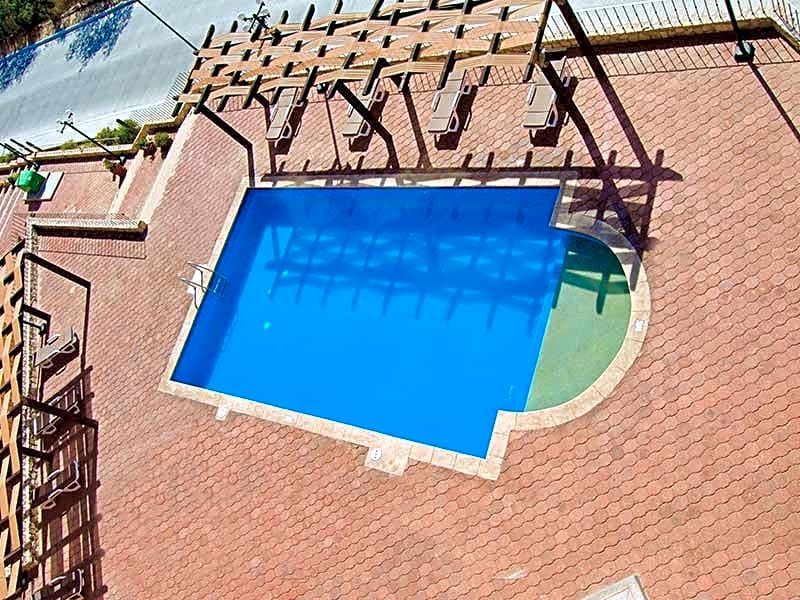 Sunrock Hotel & Suites