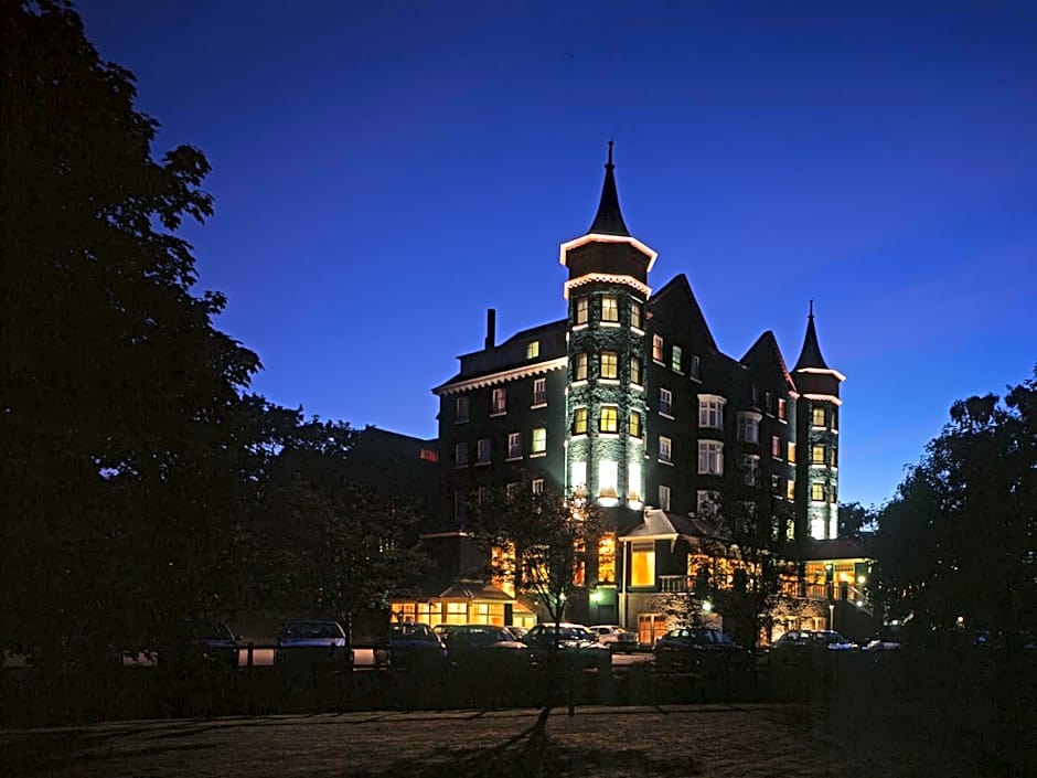 Metropole Hotel and Spa