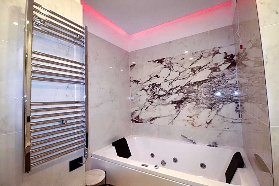 Aron Only Suites Bed and Breakfast