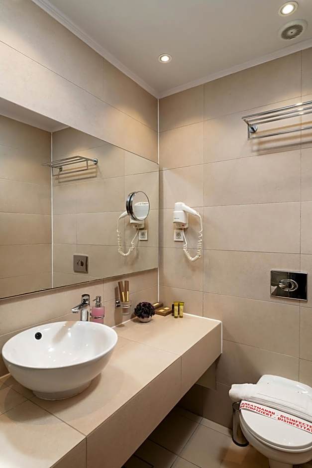 Elia Agia Marina Hotel