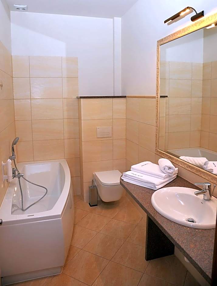 Hotel Sandro Silver & Spichlerz Antoniny