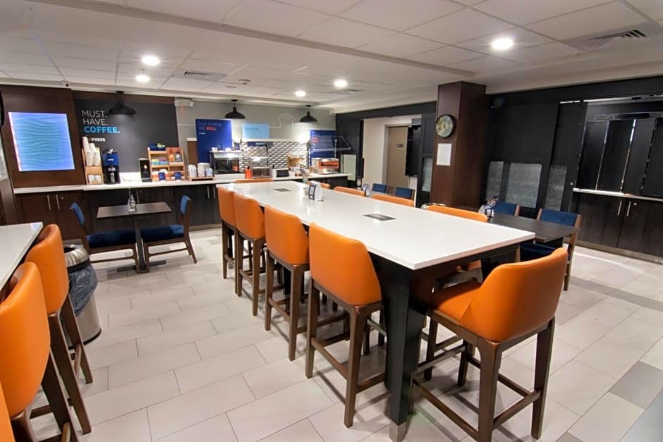 Holiday Inn Express and Suites Fort Lauderdale Airport West By IHG