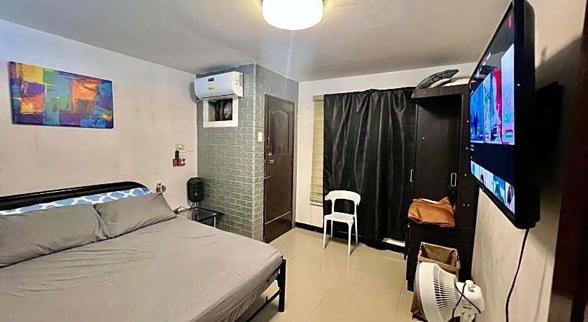 UNO'S Place with Karaoke,Wifi,Netflix and Balcony