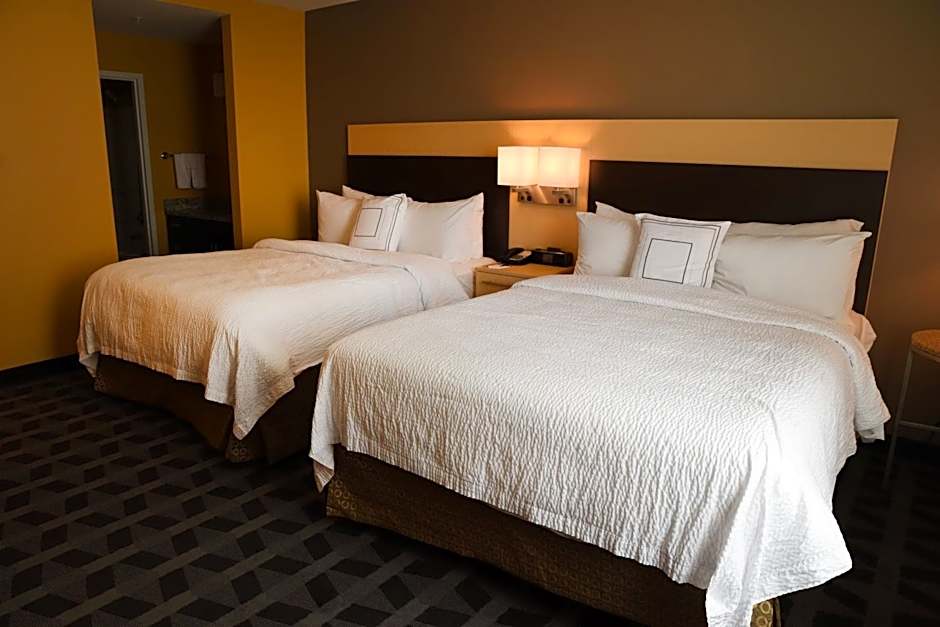 TownePlace Suites by Marriott Lawrence Downtown