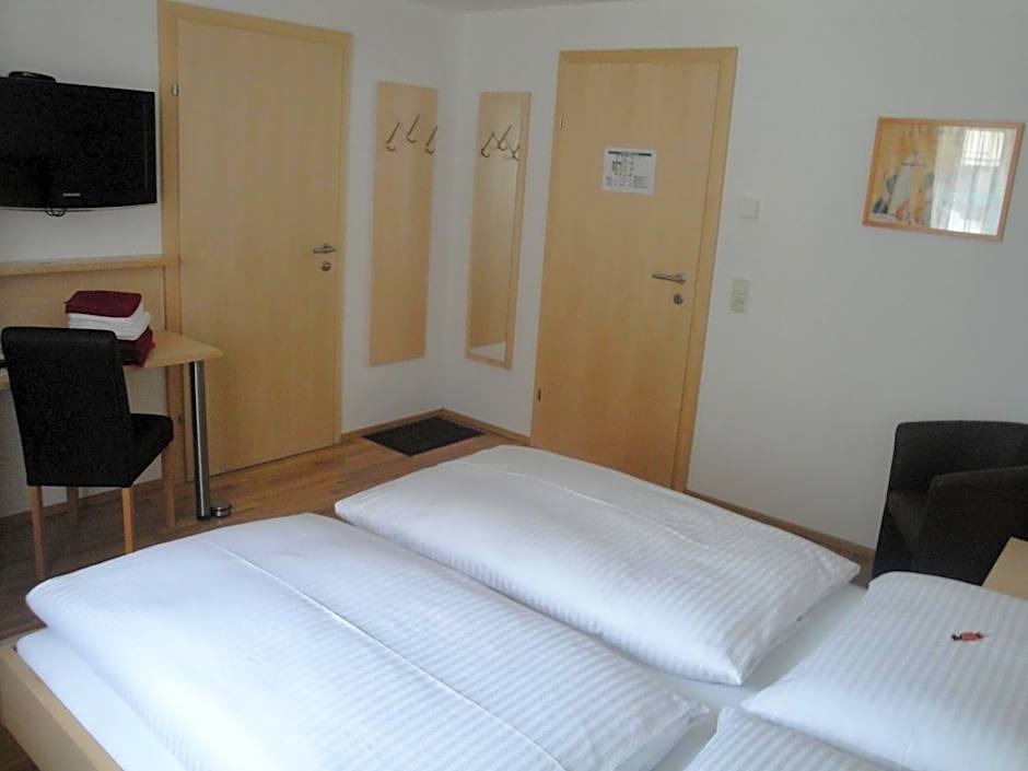 Pension Dorfplatzl – Fusch an der Grossglocknerstrasse, MN