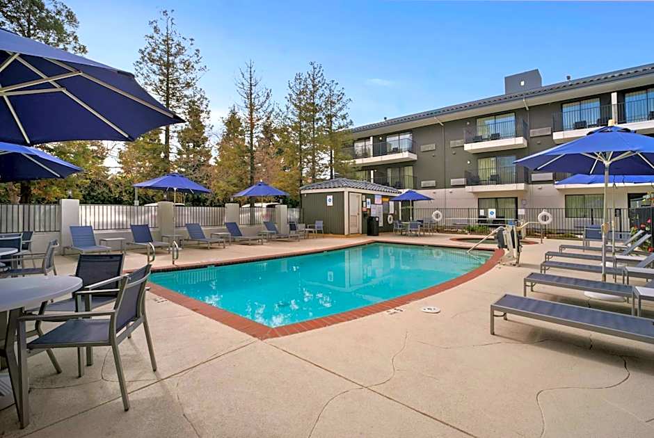 Howard Johnson Hotel&Conf Cntr by Wyndham Fullerton/Anaheim