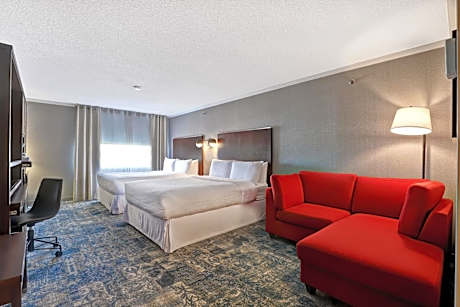 Deluxe Double Queen Room