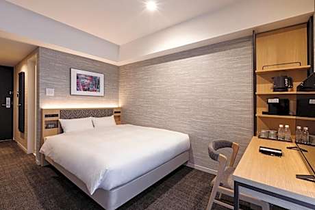 Queen Room with Shower