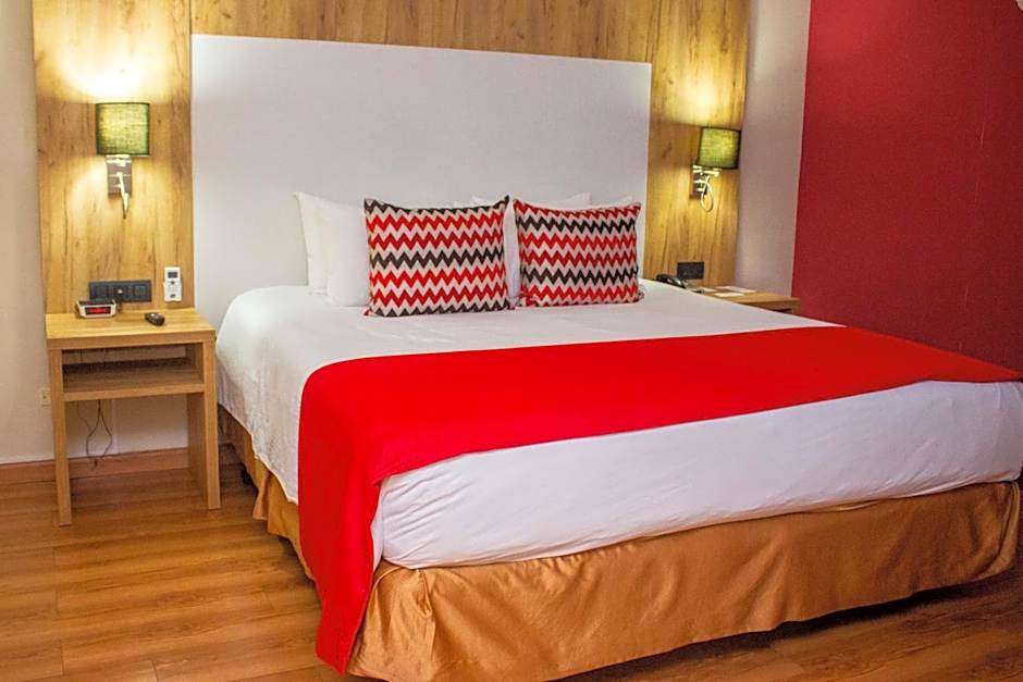 Ramada Panama Centro via Argentina