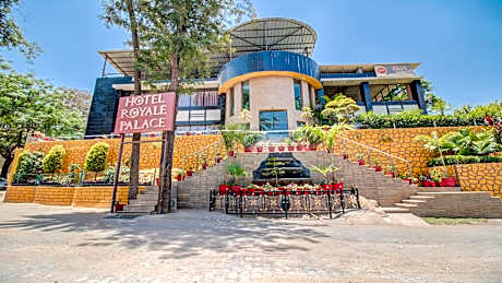 Hotel Royale Palace