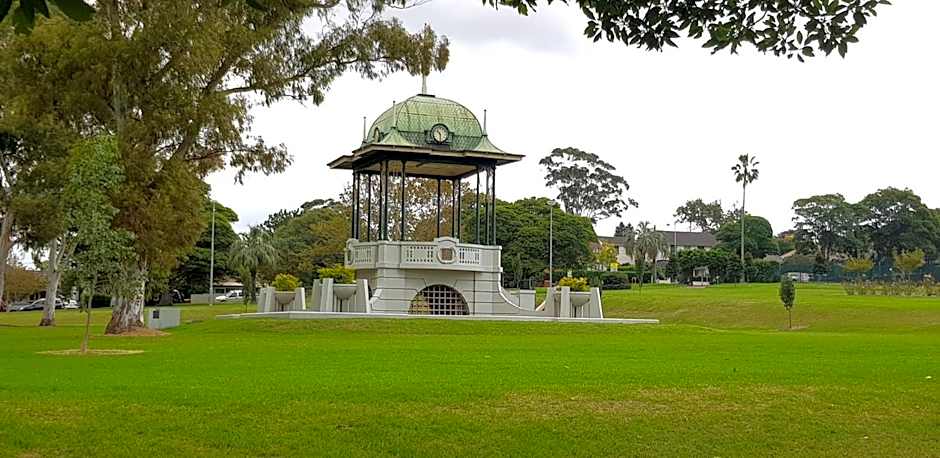 MetaWise 2BR Apartment in Heart of Hurlstone Park