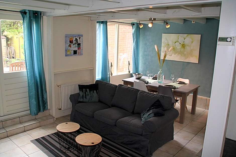 Photo 1 of 6 of 2 Bedroom Bungalow