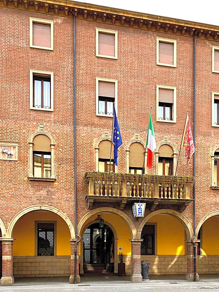 Hotel Mignon