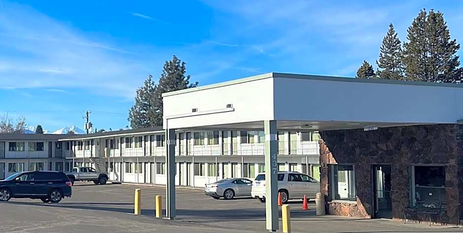 Bend Inn & Suites