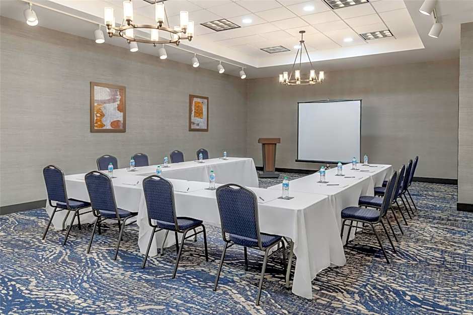 DoubleTree by Hilton Owatonna