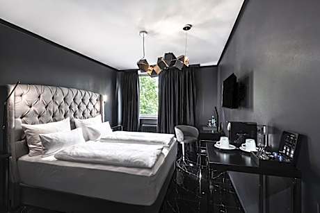 Hotel Belmont Classic