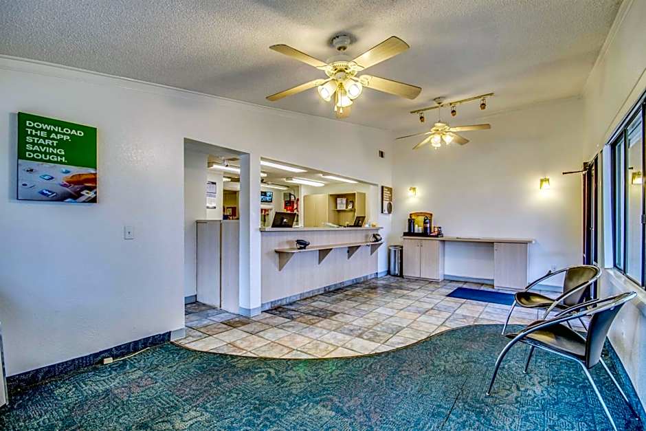 Motel 6-Saint Joseph, MO