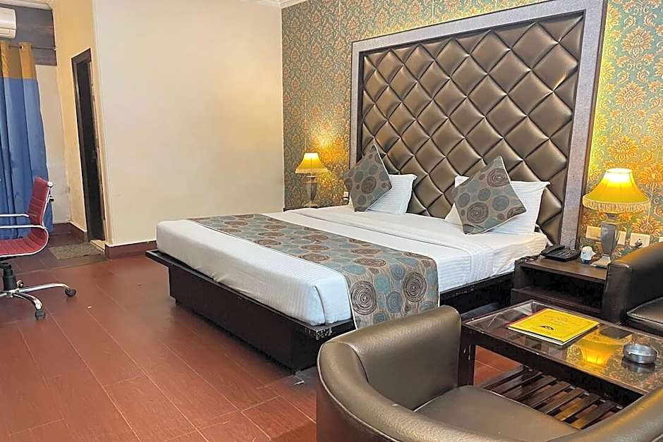 Mansarover Paradise Hotel