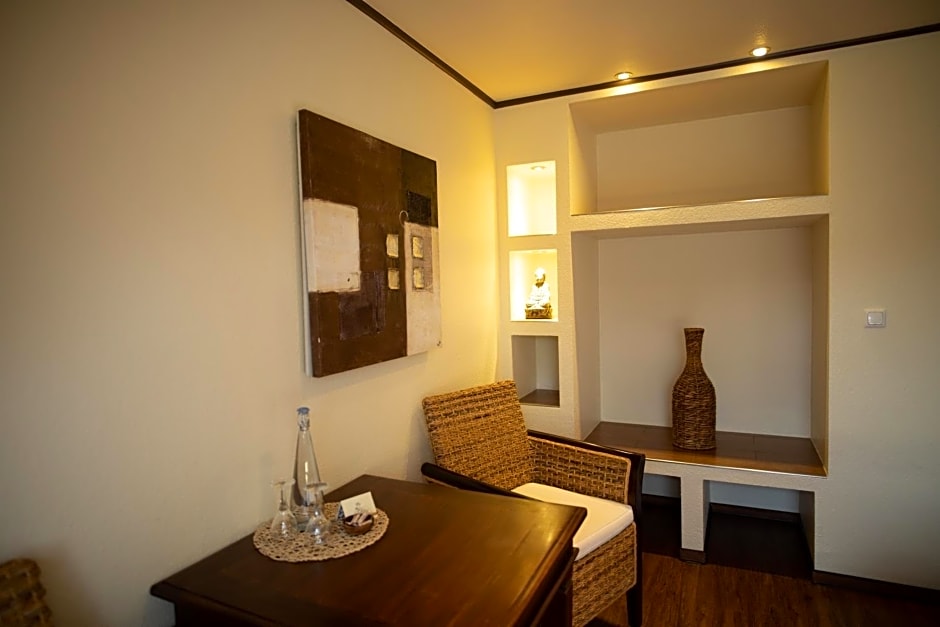 Vier Jahreszeiten Hotel & Restaurant- Suite mit Whirlpool Badewanne