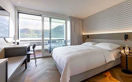Standard Double Room with Lake View