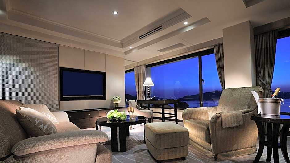 Toba Hotel International
