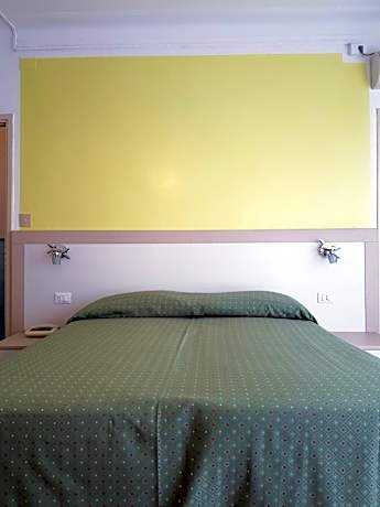 Hotel Mignon 50 MT DALLA SPIAGGIA E DALL'ISOLA PEDONALE