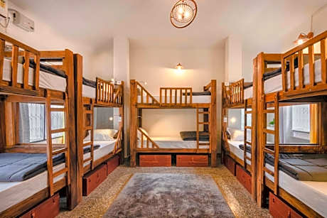 Bed in 10-Bed Mixed Dormitory Room