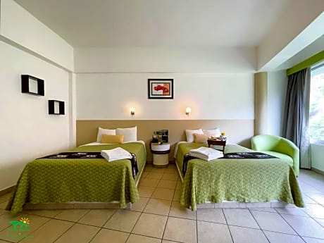 Deluxe Twin Room - Pet Friendly Room