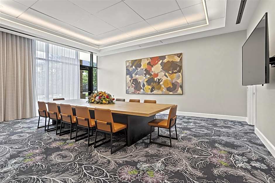 The Highlander at Radford, Tapestry Collection by Hilton