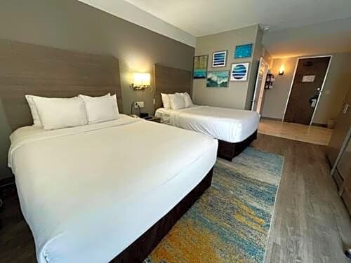 The Hub Middletown Red Bank- Best Western Signature Collection