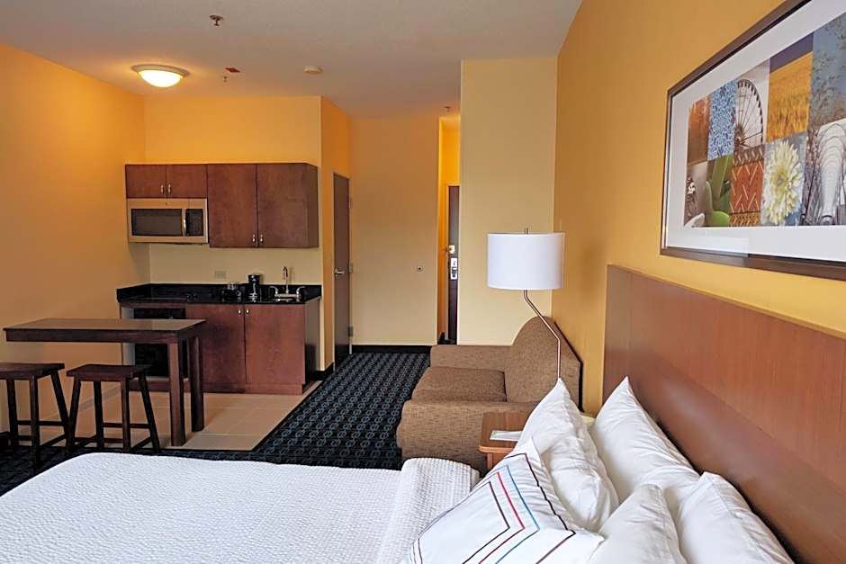 Fairfield Inn & Suites by Marriott Chicago St. Charles