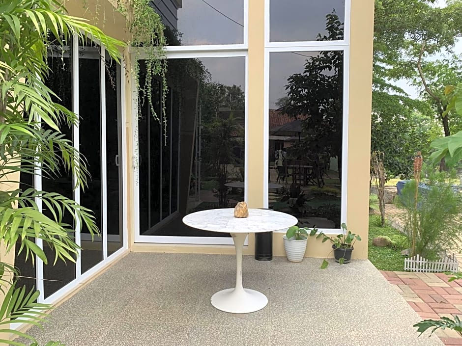 Embay House & Private Pool – Bogor, PA