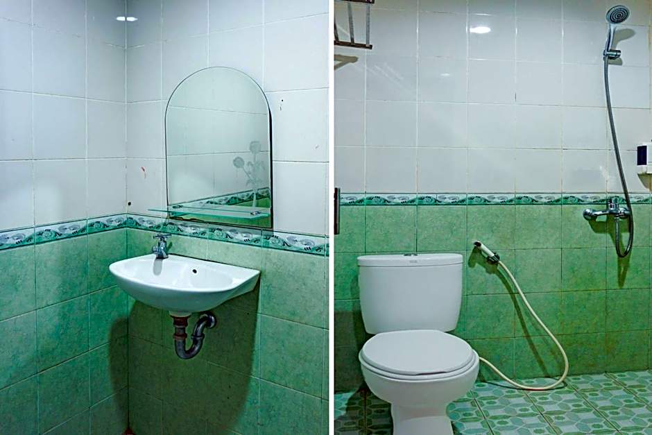 Collection O R.Sukamto Near Palembang Trade Center Mall