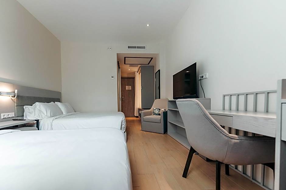 Elements Hotel & Shops Curacao