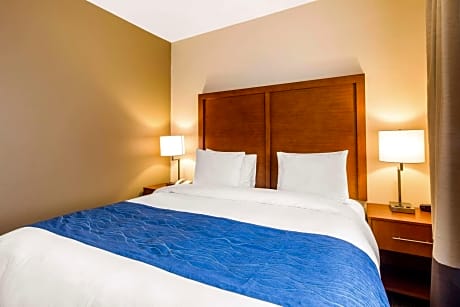 Superior King Suite - Non-smoking