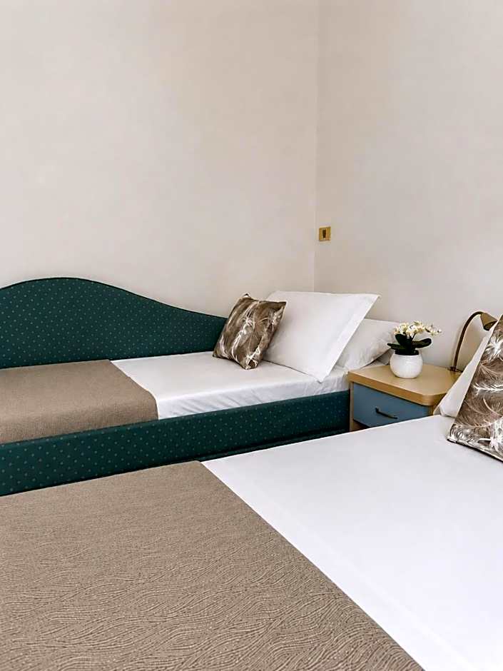 Hotel Embassy