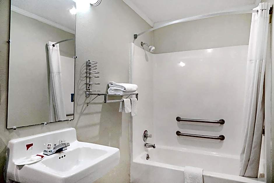 Economy Inn By OYO Ashburn