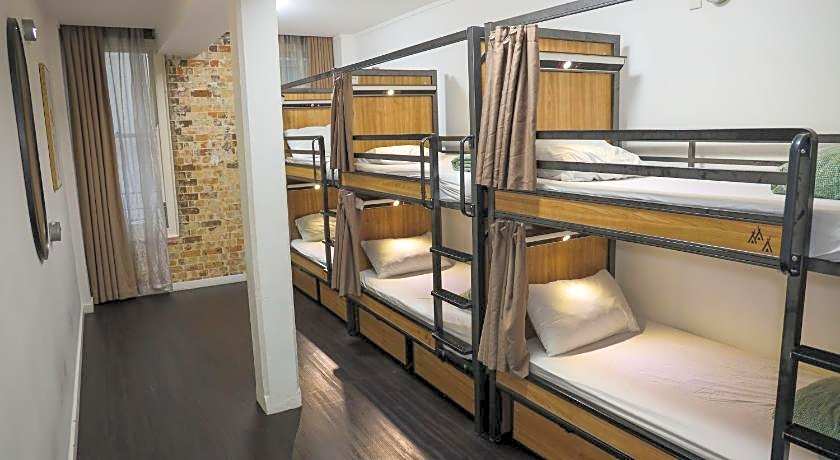 Base Sydney Hostel