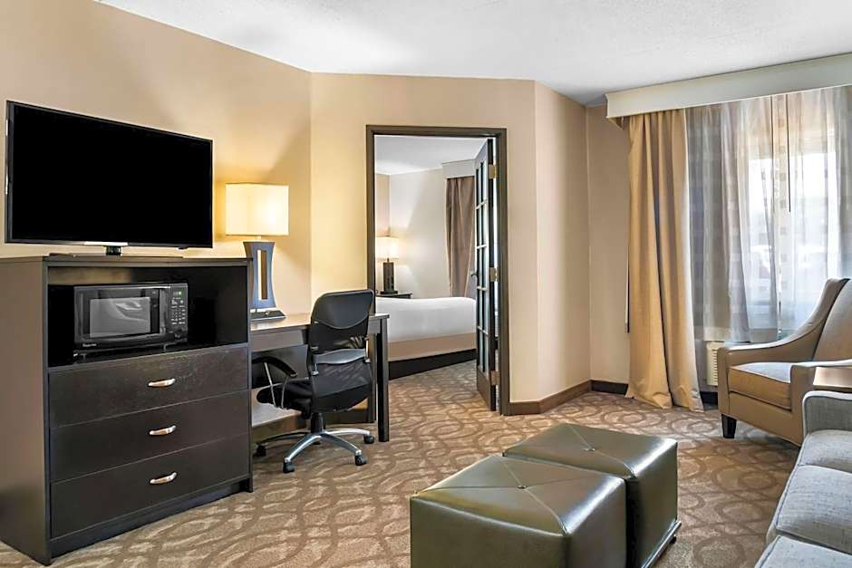Best Western Okemos/East Lansing Hotel & Suites