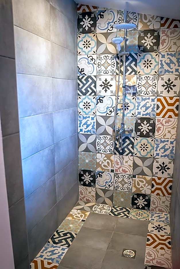 Parthenis Hotel & Suites